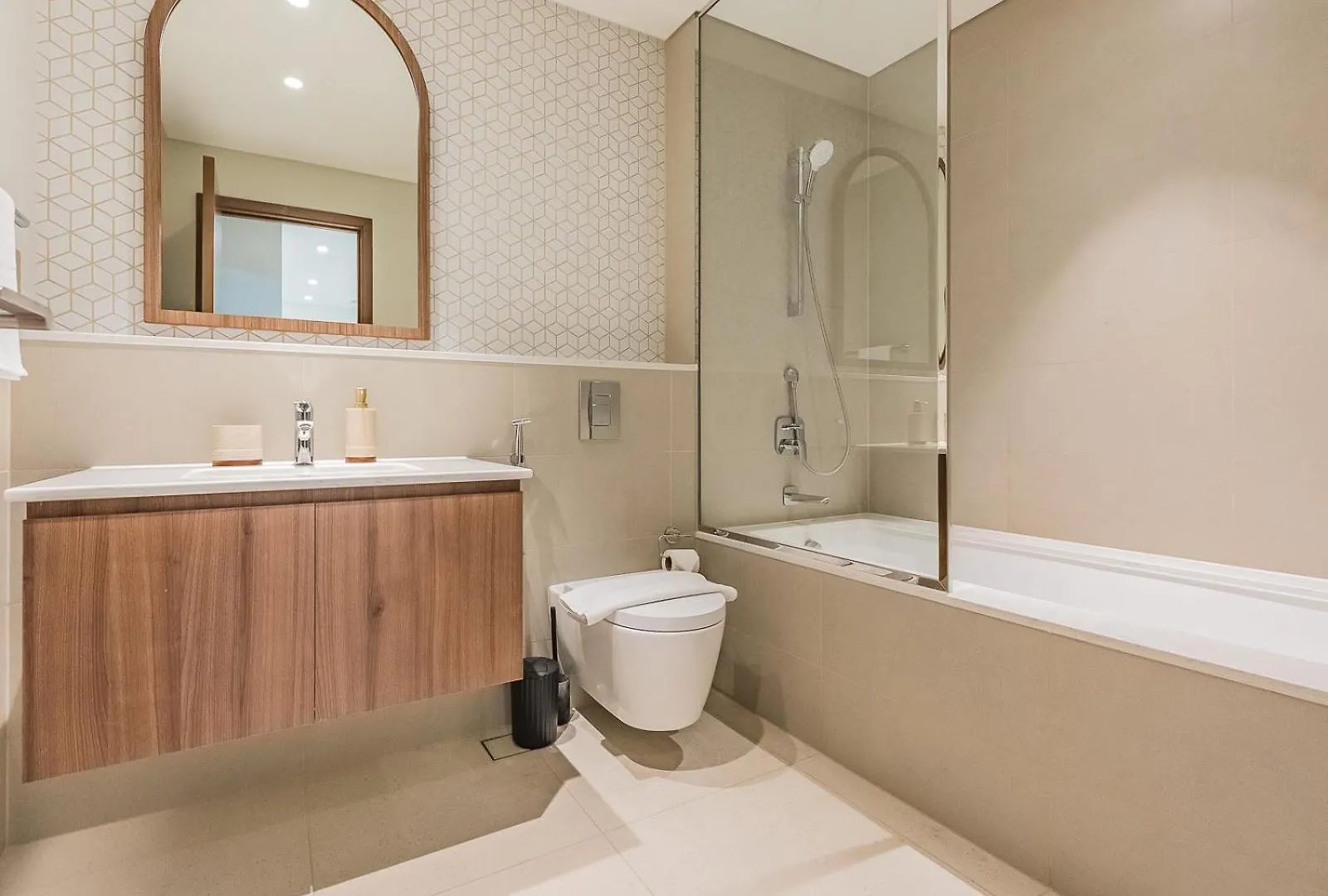 Daire Beach Escape 1Br-Vida Residences Creek Beach Dubai