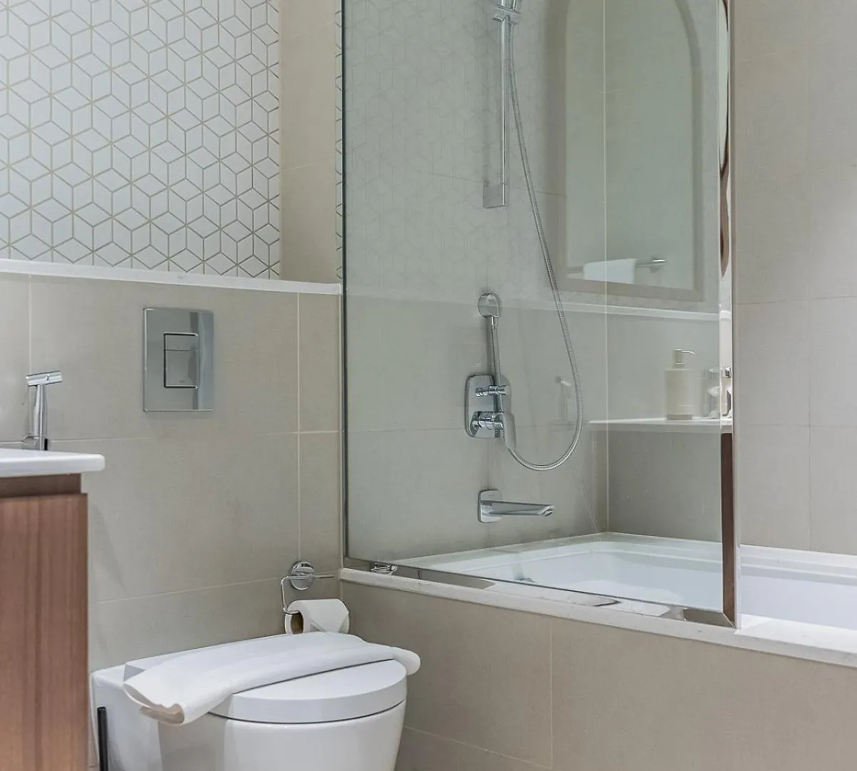 Apartment Beach Escape 1Br-Vida Residences Creek Beach Dubai United Arab Emirates
